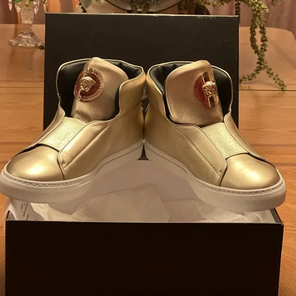VERSACE Palazzo Gold Leather Sneakers Medusa Plaque Slip on Sneakers 39